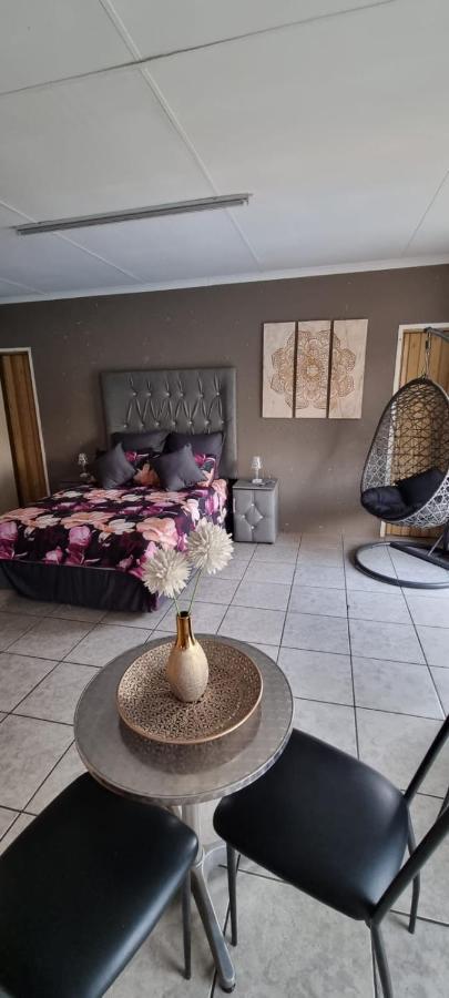 Funky Dot Sleeping Spot Kempton Park Exterior foto